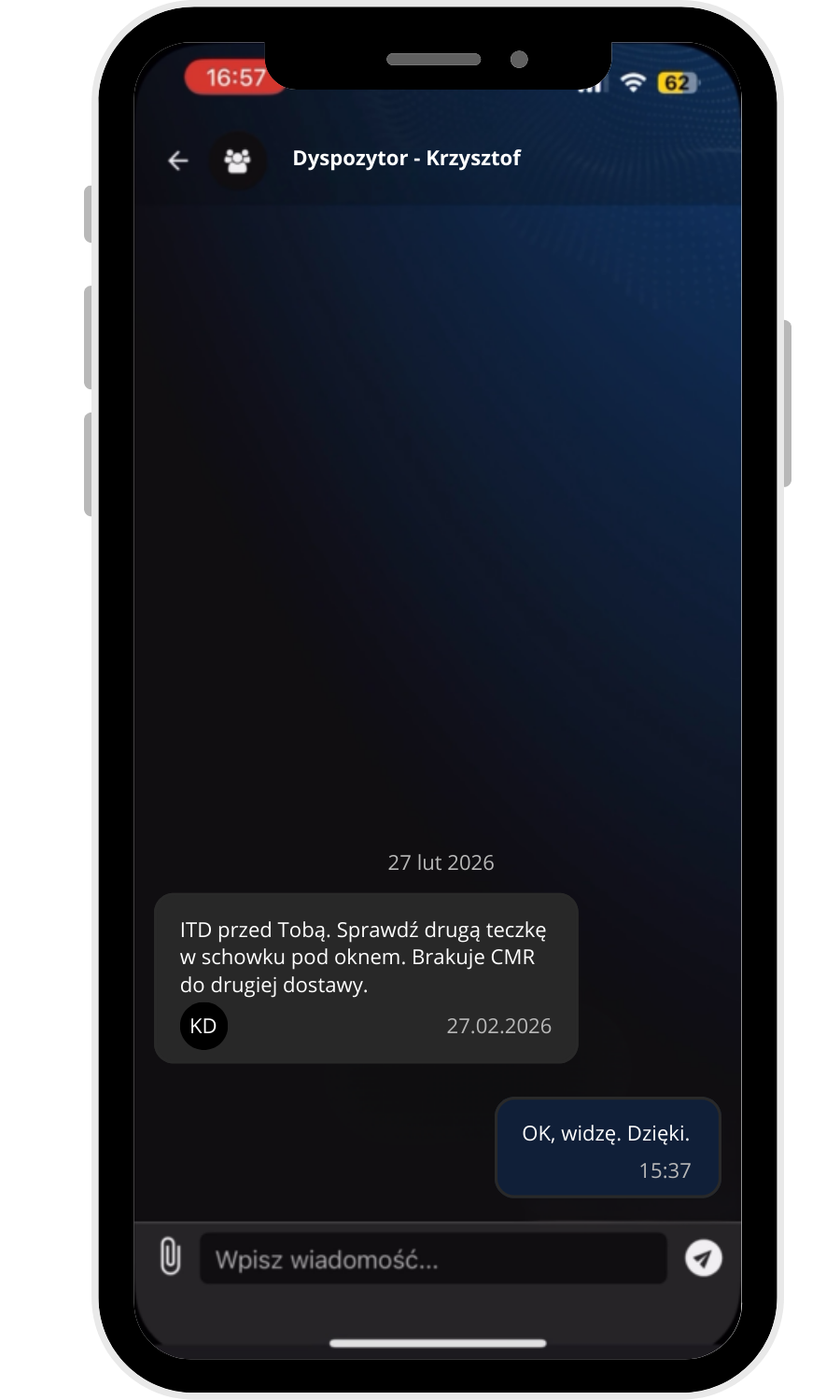 Widok czatu w aplikacji ecoTRUCK z wiadomością dyspozytora ostrzegającą kierowcę o kontroli ITD i brakującym dokumencie CMR.